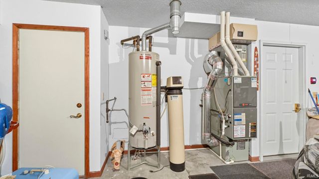 11034 Old Oak Trail, Fort Wayne, IN 46845