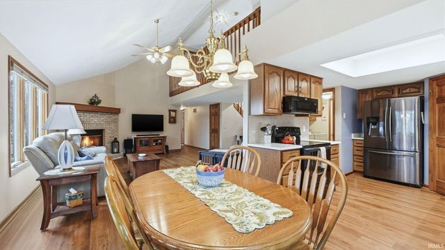 11034 Old Oak Trail, Fort Wayne, IN 46845