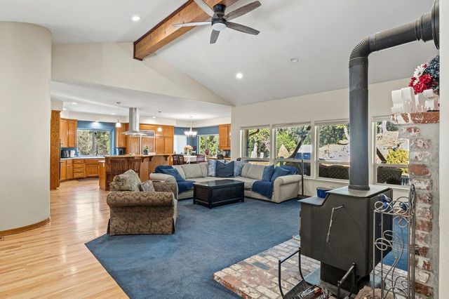 1144 Boole Rd, Applegate, CA 95703