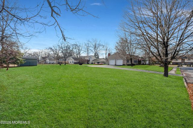 2 Robert Place, Ocean Twp, NJ 07712