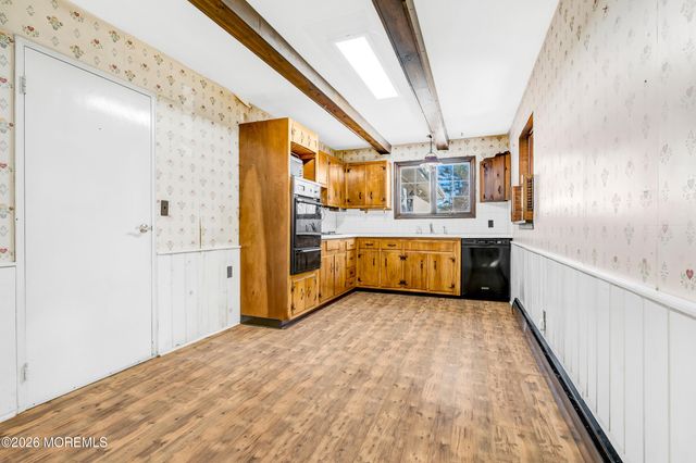 2 Robert Place, Ocean Twp, NJ 07712