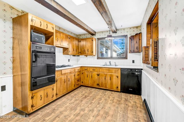 2 Robert Place, Ocean Twp, NJ 07712