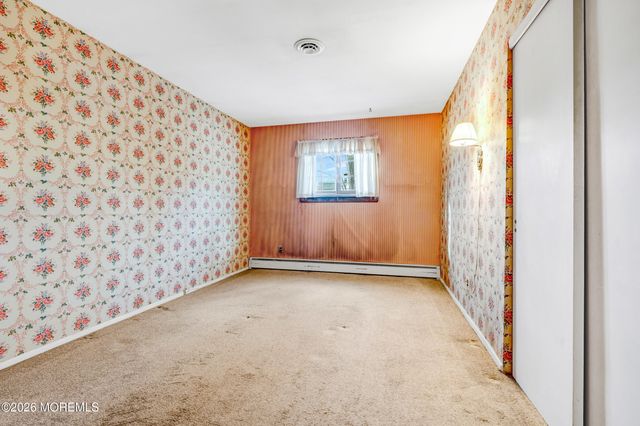 2 Robert Place, Ocean Twp, NJ 07712