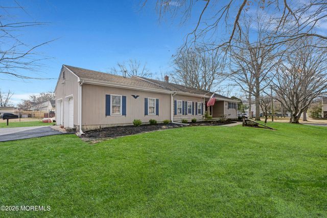 2 Robert Place, Ocean Twp, NJ 07712