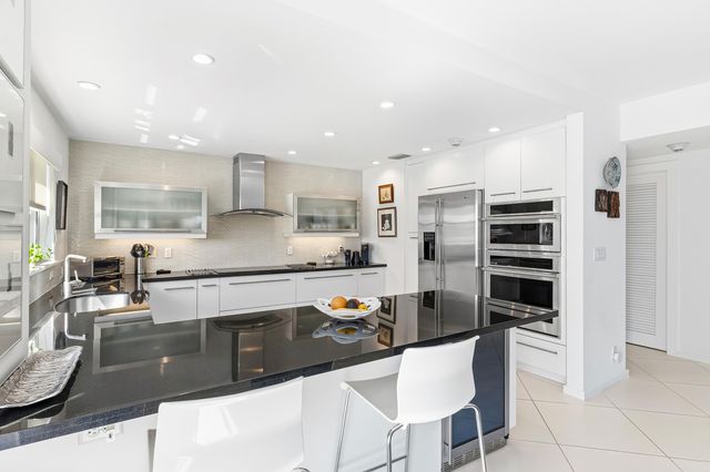 200 Macfarlane Drive N-406, Delray Beach, FL 33483