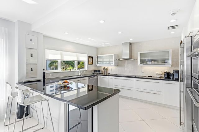 200 Macfarlane Drive N-406, Delray Beach, FL 33483