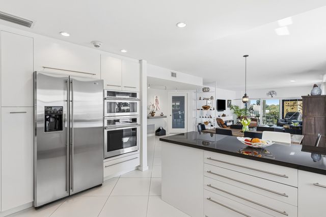 200 Macfarlane Drive N-406, Delray Beach, FL 33483