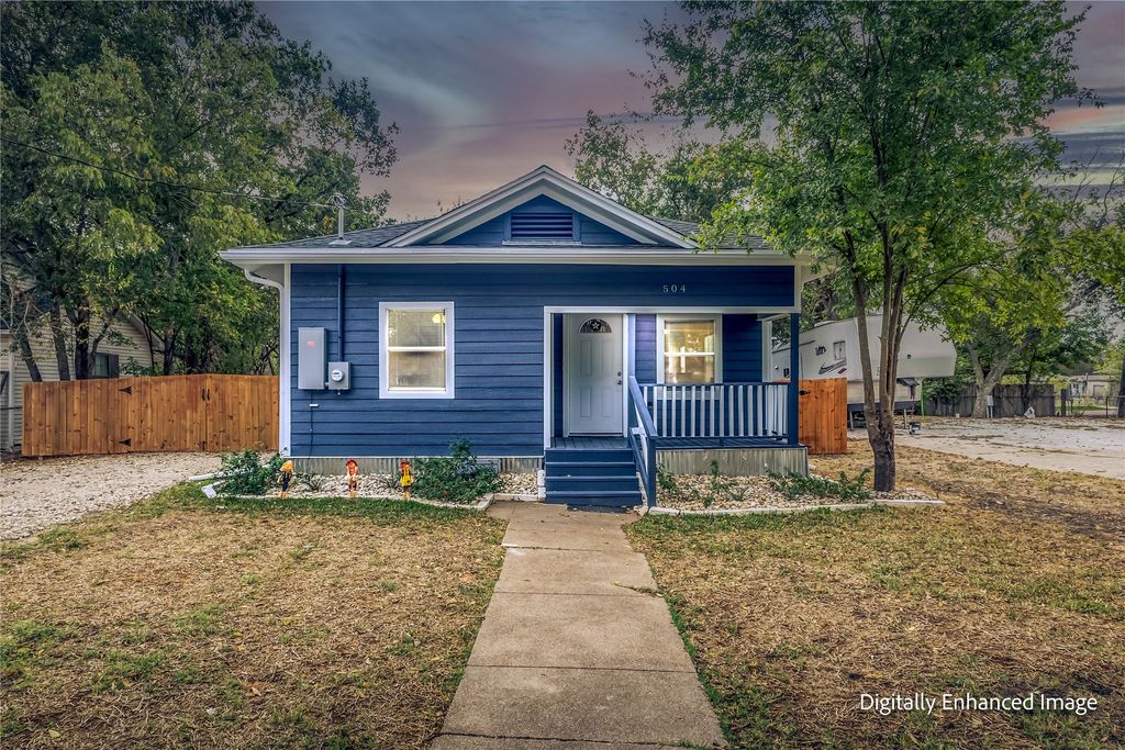 504 E Navarro Street, Mart, TX 76664