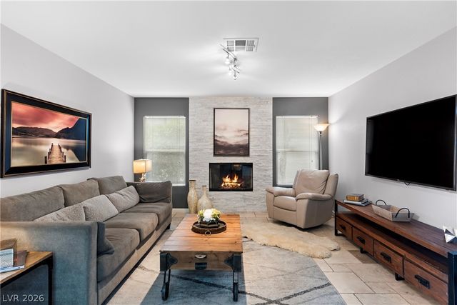 1432 Desert Hills Drive, Las Vegas, NV 89117