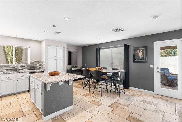 1432 Desert Hills Drive, Las Vegas, NV 89117