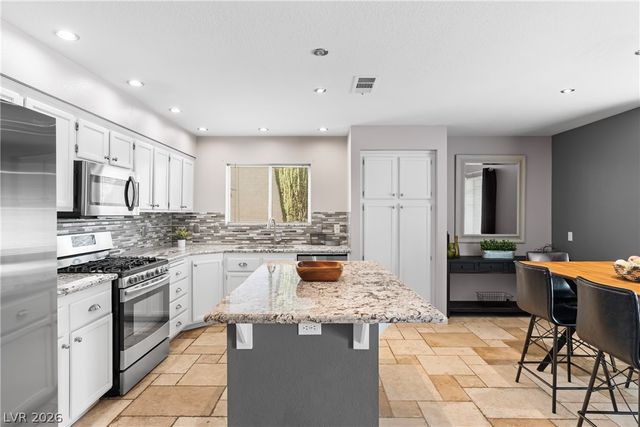 1432 Desert Hills Drive, Las Vegas, NV 89117