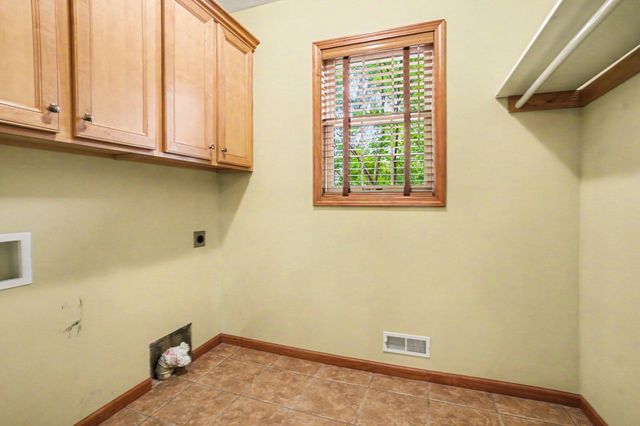 811 Ludington Avenue, Portage City, MI 49002