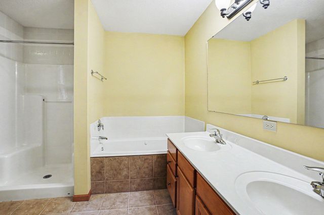 811 Ludington Avenue, Portage City, MI 49002