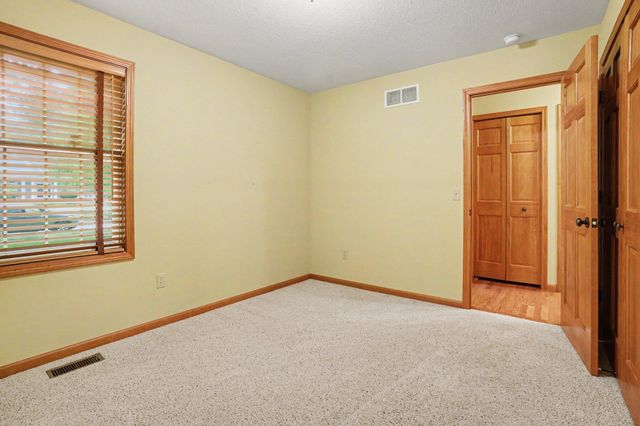 811 Ludington Avenue, Portage City, MI 49002