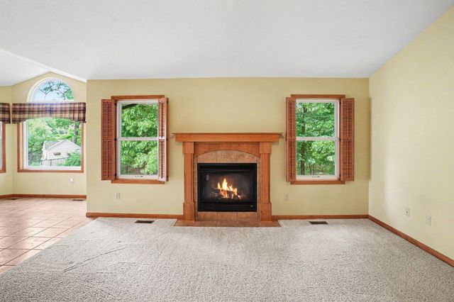 811 Ludington Avenue, Portage City, MI 49002
