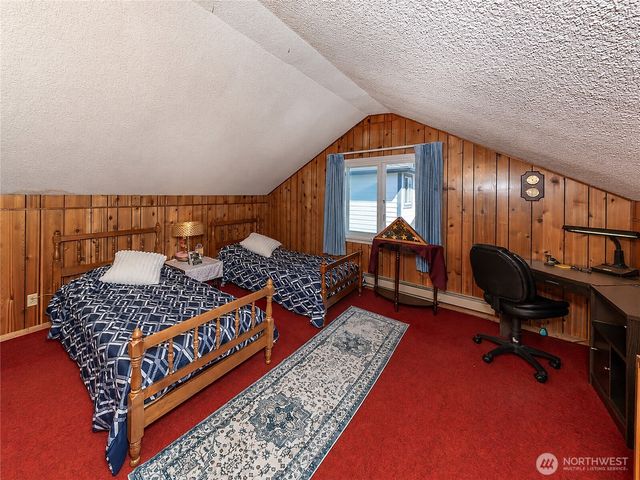 25033 20th Avenue S, Des Moines, WA 98198