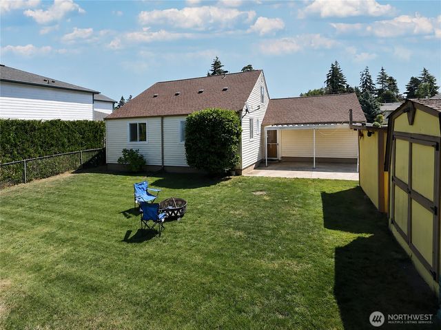 25033 20th Avenue S, Des Moines, WA 98198