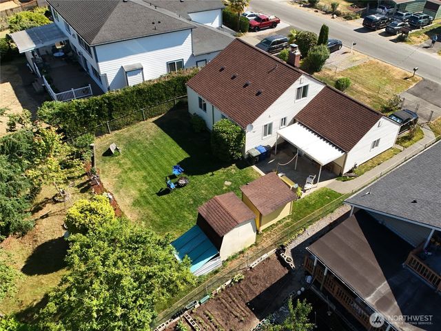 25033 20th Avenue S, Des Moines, WA 98198