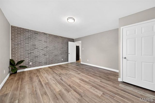 860 Loekes Drive, Florissant, MO 63031