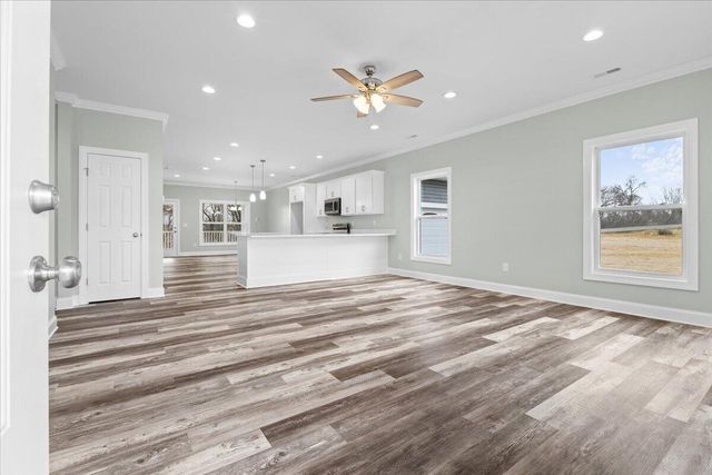 1948 Redwood RD, Roanoke, VA 24014