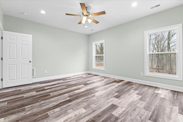 1948 Redwood RD, Roanoke, VA 24014