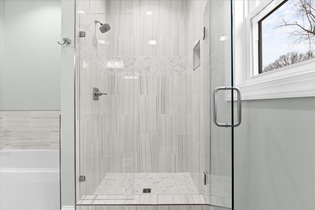 1948 Redwood RD, Roanoke, VA 24014