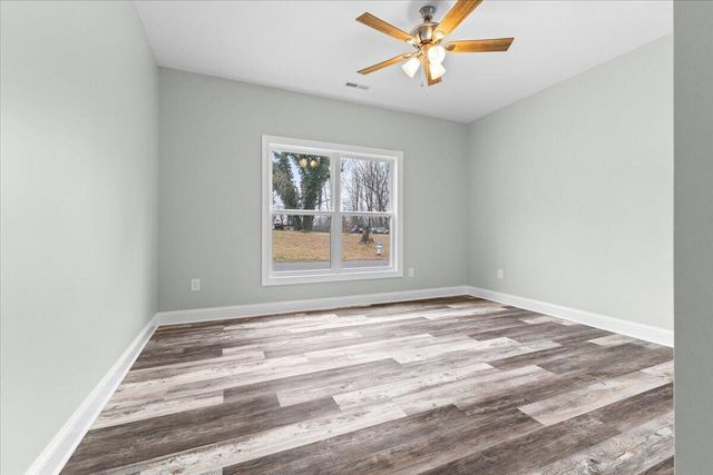 1948 Redwood RD, Roanoke, VA 24014