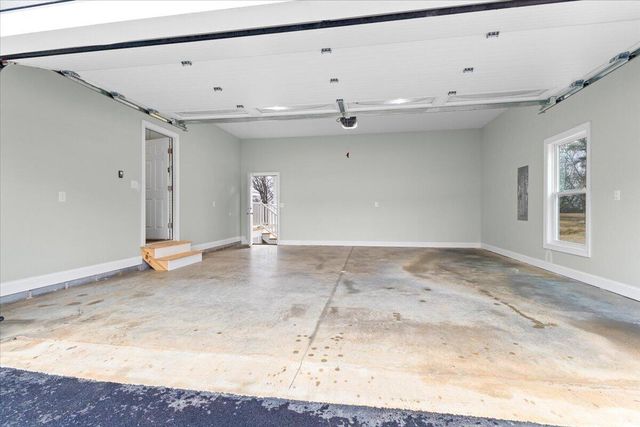 1948 Redwood RD, Roanoke, VA 24014