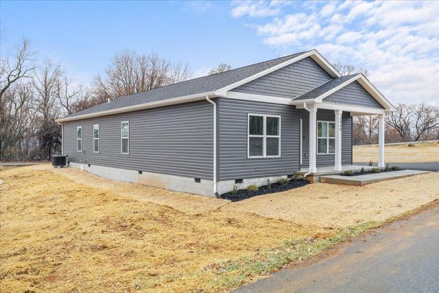 1948 Redwood RD, Roanoke, VA 24014