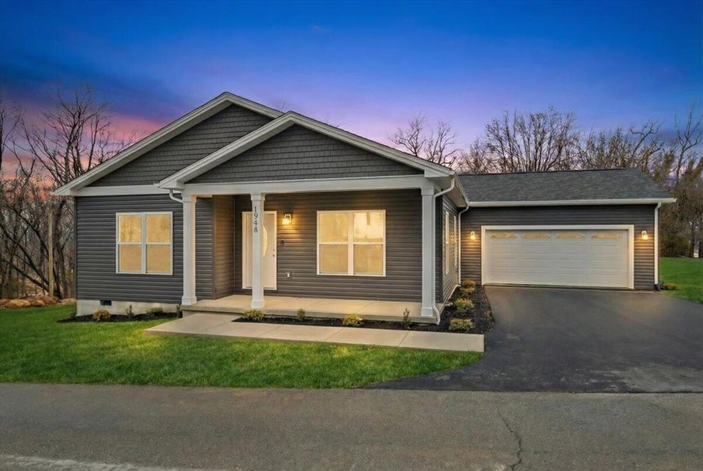 1948 Redwood RD, Roanoke, VA 24014