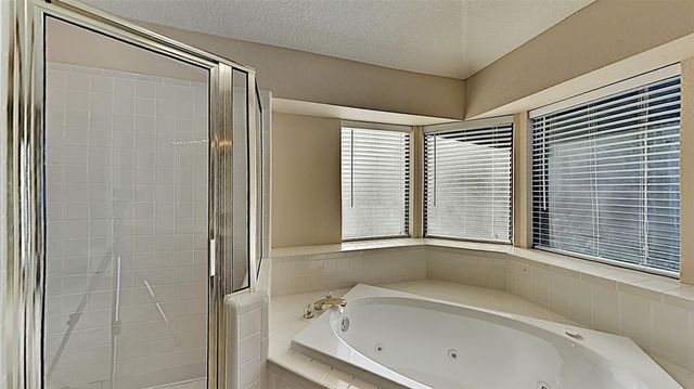 10001 Kay Ridge, Yukon, OK 73099