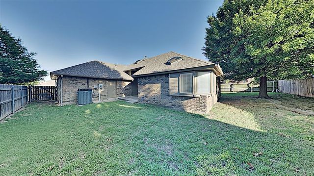 10001 Kay Ridge, Yukon, OK 73099