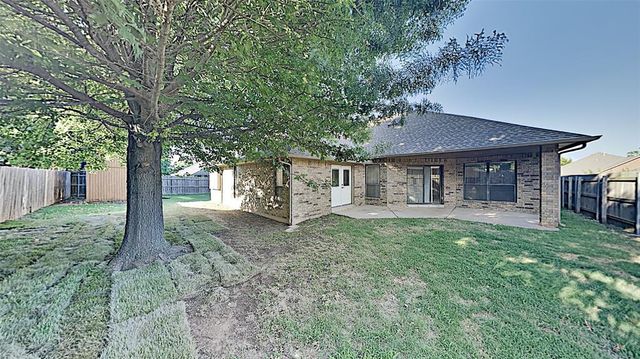 10001 Kay Ridge, Yukon, OK 73099