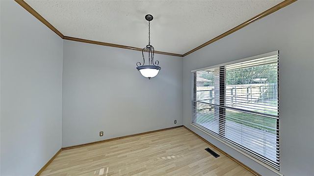 10001 Kay Ridge, Yukon, OK 73099