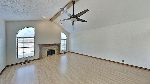 10001 Kay Ridge, Yukon, OK 73099