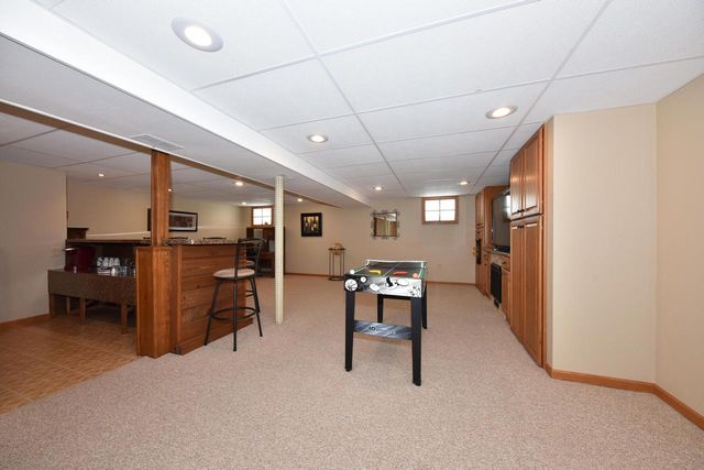 8222 Norwich AVENUE, Greenfield, WI 53220