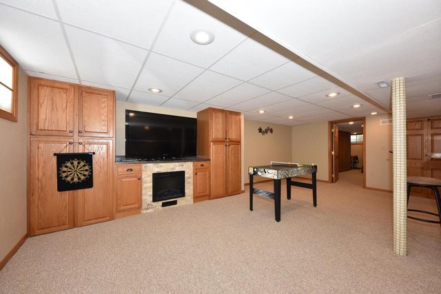 8222 Norwich AVENUE, Greenfield, WI 53220