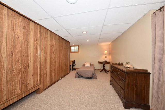 8222 Norwich AVENUE, Greenfield, WI 53220