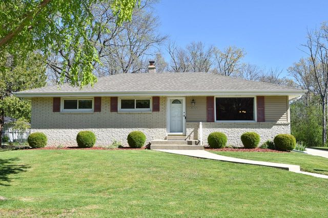 8222 Norwich AVENUE, Greenfield, WI 53220