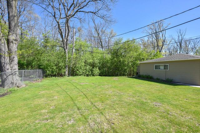 8222 Norwich AVENUE, Greenfield, WI 53220