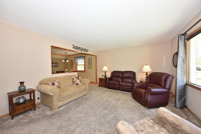 8222 Norwich AVENUE, Greenfield, WI 53220