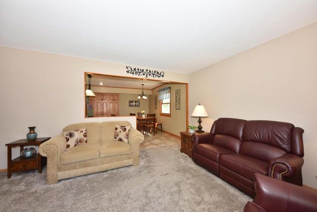 8222 Norwich AVENUE, Greenfield, WI 53220