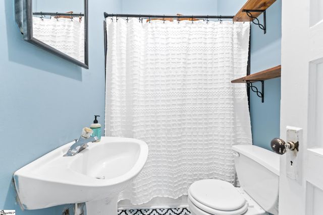 108 East B Avenue, Easley, SC 29640