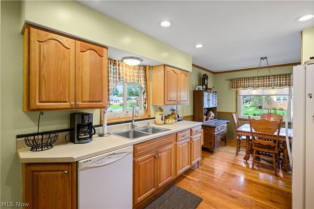4800 9th Avenue, Vienna, WV 26105