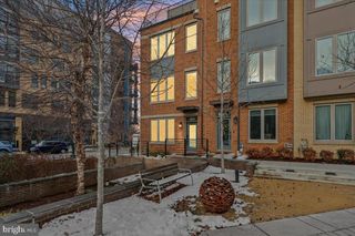 882 THOMPSON CRES #28, Rockville, MD 20852