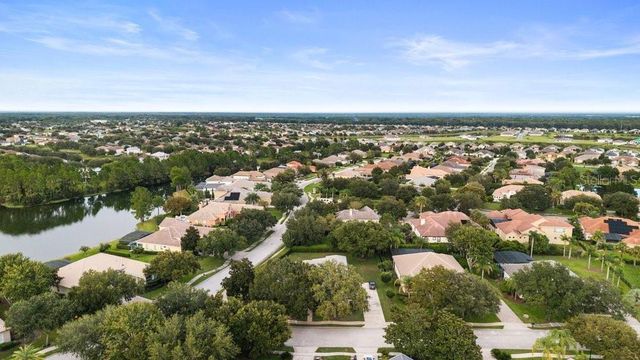 2019 CAPRI LANE, Mount Dora, FL 32757