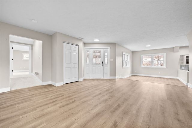 128 Evergreen Dr, Peters Twp, PA 15317