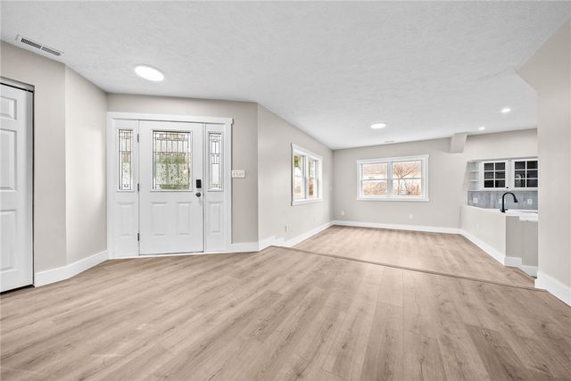 128 Evergreen Dr, Peters Twp, PA 15317