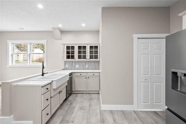 128 Evergreen Dr, Peters Twp, PA 15317