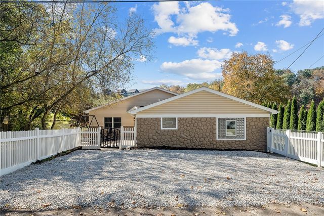 128 Evergreen Dr, Peters Twp, PA 15317